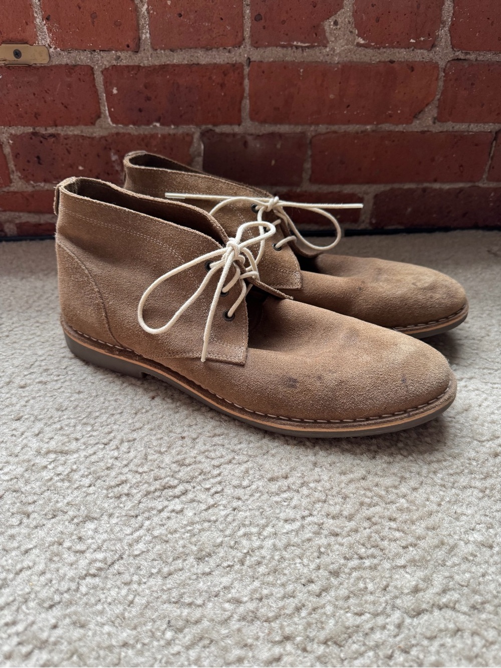 Crown Vintage Tan Suede Chukka Boots with Cream Laces